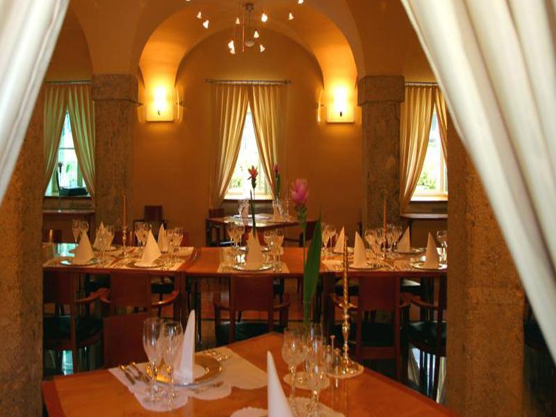 Hotel Elegans Brdo 4*